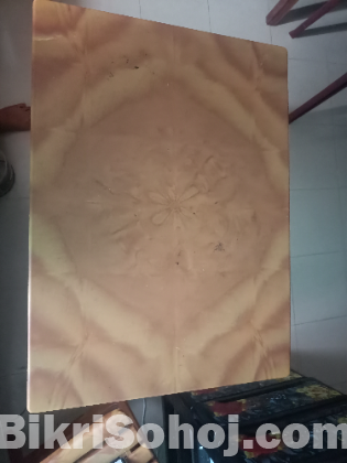 পড়ার টেবিল এবং চেয়ার (study table)